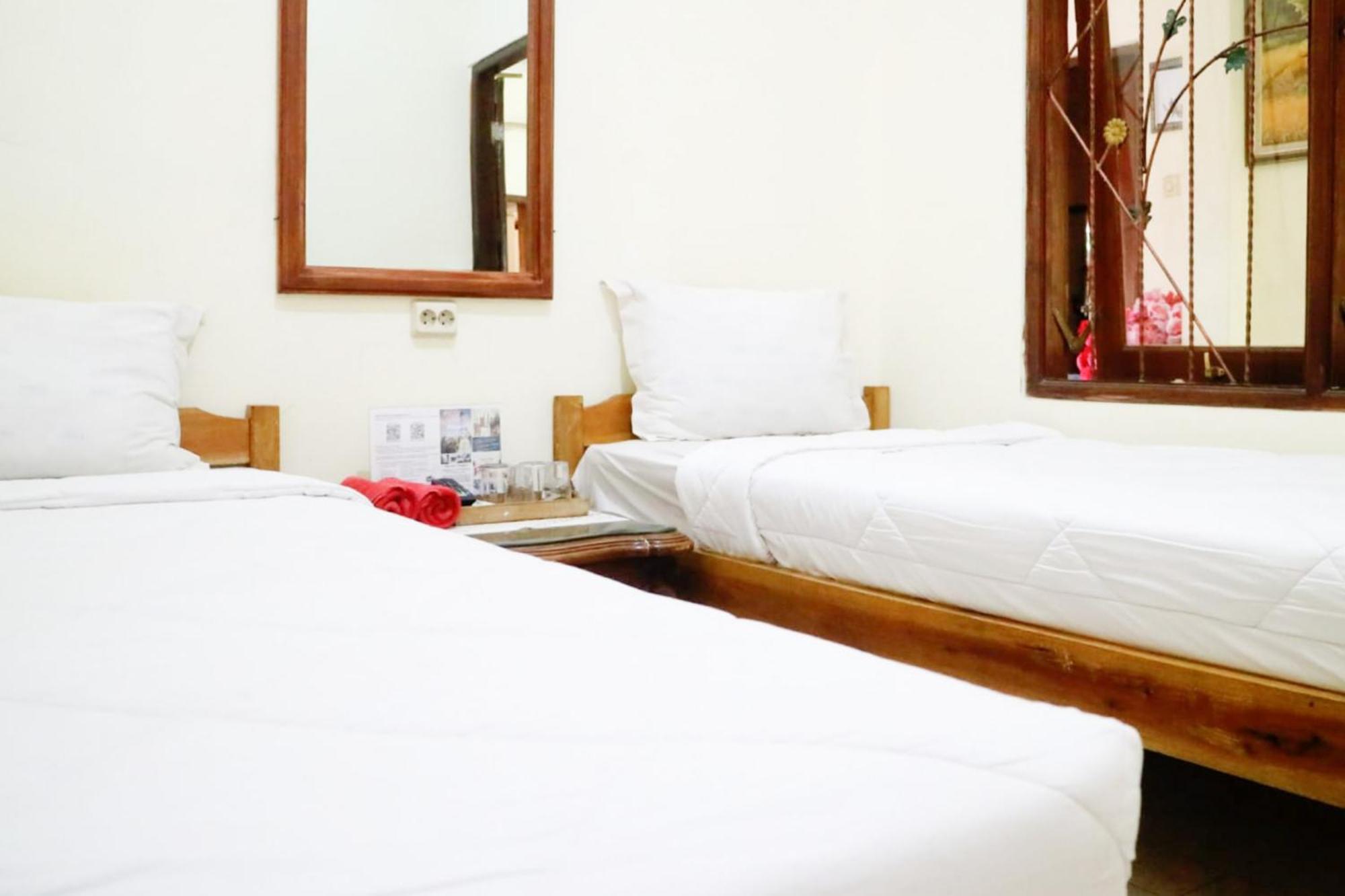 Alam Citra Bnb Mitra Reddoorz Gandok Exterior photo