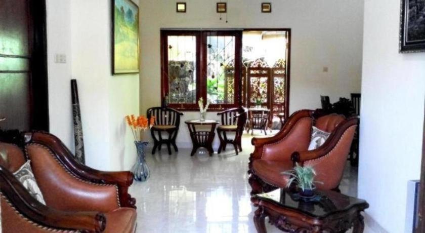 Alam Citra Bnb Mitra Reddoorz Gandok Exterior photo